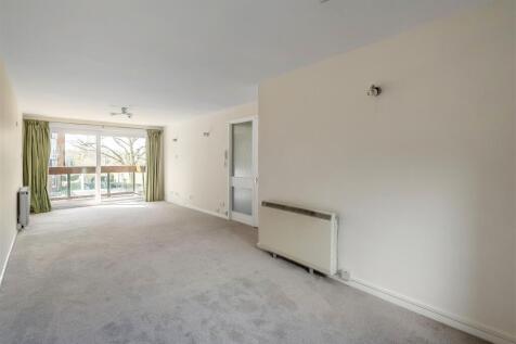 13-Oakleigh-Court-7.jpg