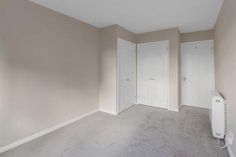 13-Oakleigh-Court-3.jpg