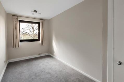 13-Oakleigh-Court-5.jpg