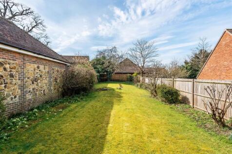 Burstow-Flat-19.jpg