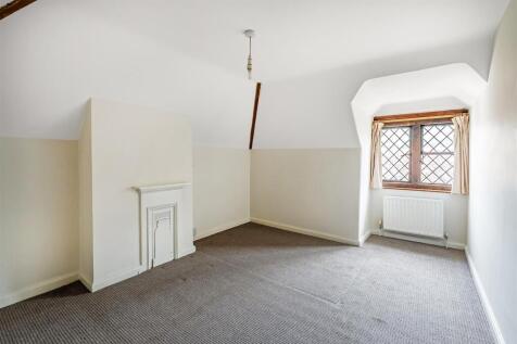 Burstow-Flat-14.jpg