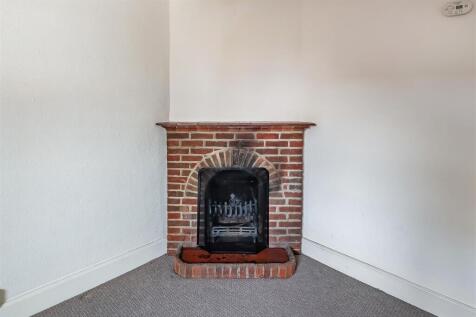 Burstow-Flat-3.jpg