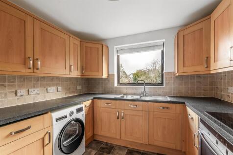 13-Oakleigh-Court-11.jpg