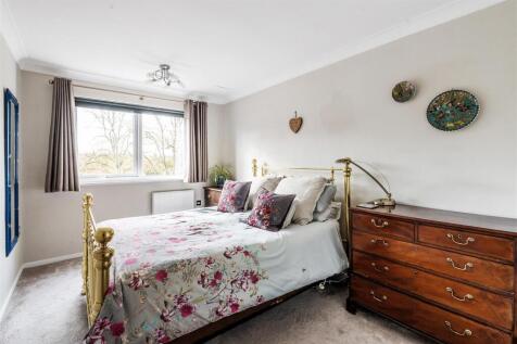 17-Oakleigh-Court-14.jpg