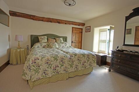 Guest bedroom