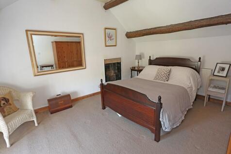 Guest bedroom 
