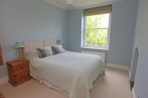 Guest bedroom