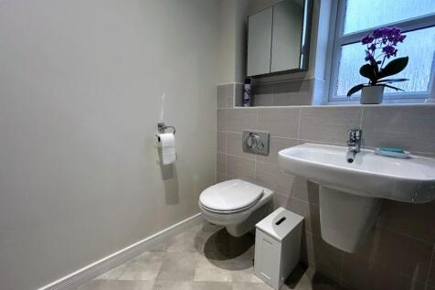 ENSUITE SHOWER