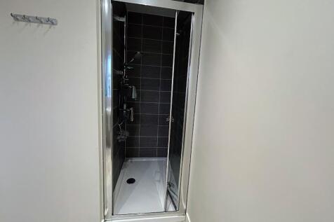 ENSUITE SHOWER