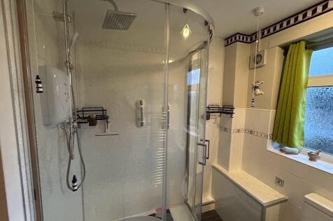 SHOWER ROOM(ii)