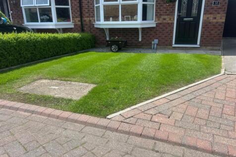 FRONT GARDEN