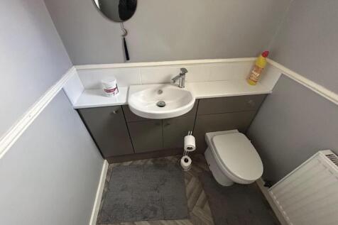 CLOAKROOM &amp; WC
