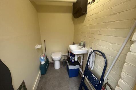 WC / CLOAKROOM