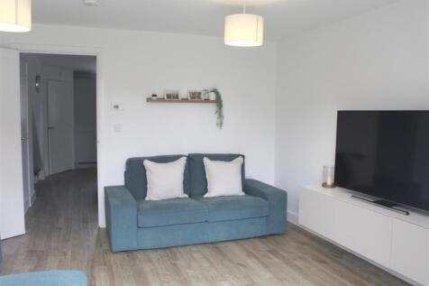 LIVING ROOM (3)