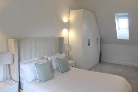 MASTER BEDROOM (3)