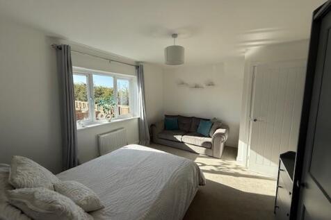 BEDROOM 2 (2)