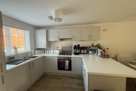 KITCHEN DINING AREA