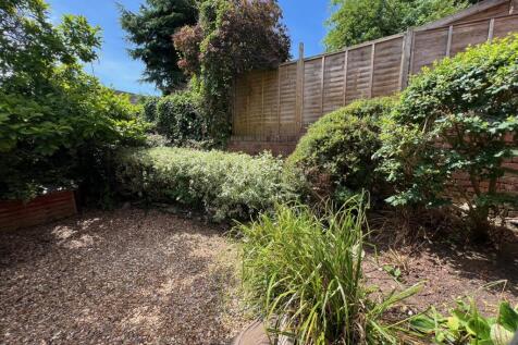 67CranbrookRd_CommunalGardenRear