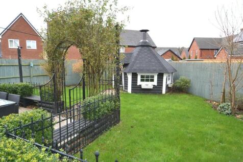 Summer House Exte...