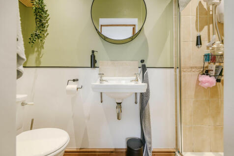 En-Suite to Bedro...