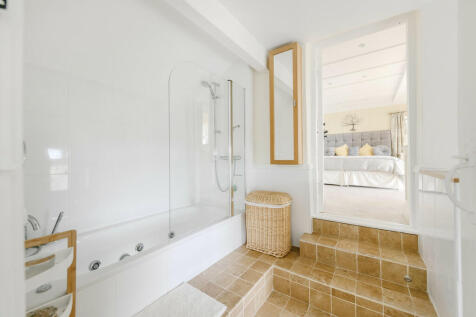 En-Suite to Bedro...