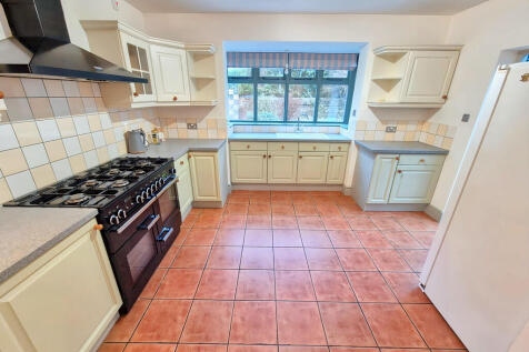 Kitchen Diner 2