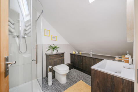 En-Suite to Bedro...