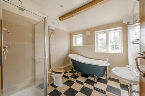 En-Suite Bathroom