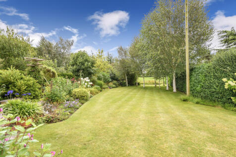 Lawned Garden 