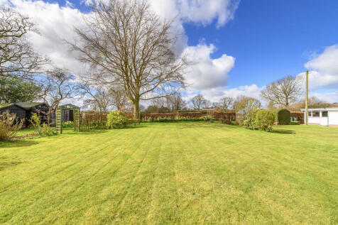 Lawned Gardens 