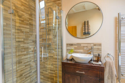 Shower in Bathroo...