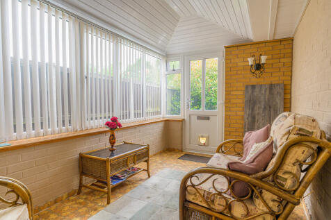 Summer Room 