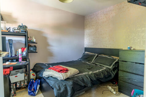 Bedroom Three DSC...