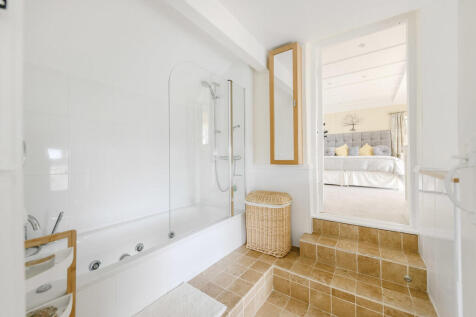 En-Suite to Bedro...