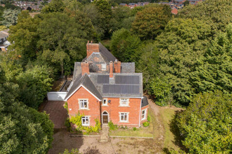 Aerial Front of P...