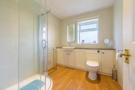 En-Suite to Bedro...