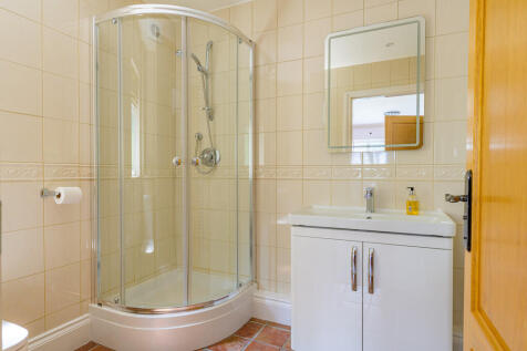 En-Suite to Guest...