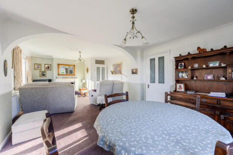 Lounge Dining Roo...