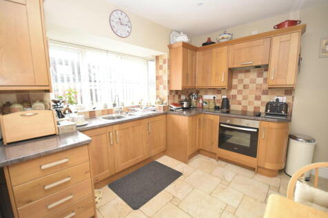 Kitchen/Breakfast...