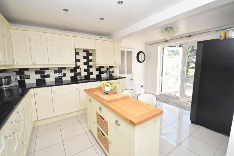 Kitchen/Breakfast...