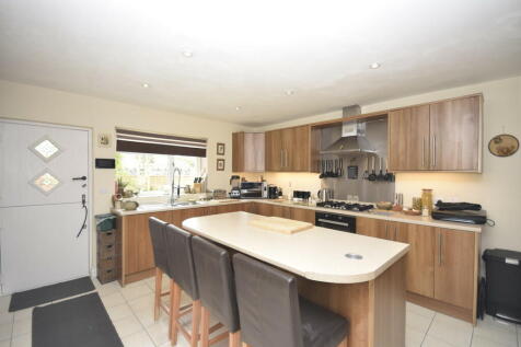 Kitchen/Breakfast...