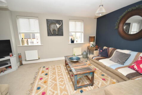 Bedroom Two/Loung...