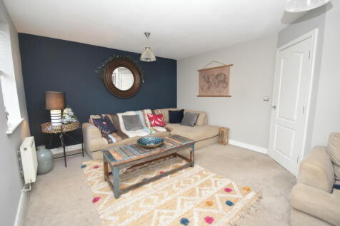Bedroom Two/Loung...
