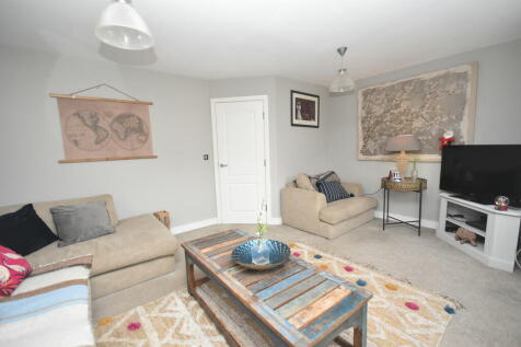 Bedroom Two/Loung...