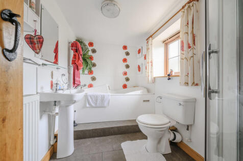 Ground Floor Bath...