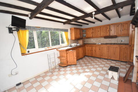 Kitchen/Breakfast...
