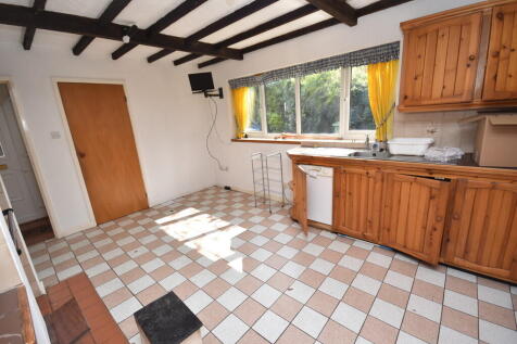 Kitchen/Breakfast...