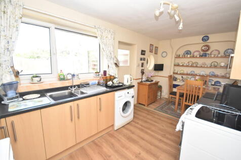 Kitchen/Breakfast...