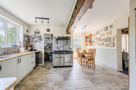 Kitchen/Breakfast...