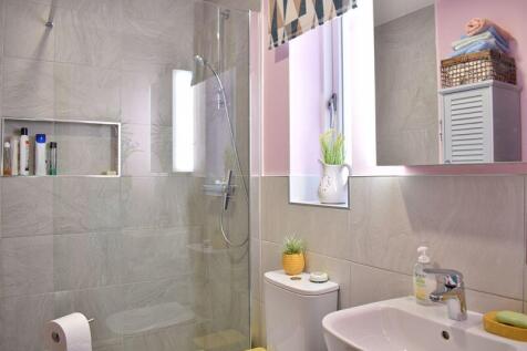 EN SUITE